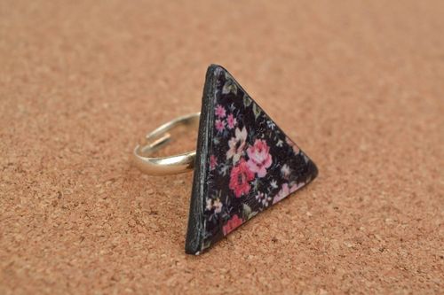Handmade decoupage polymer clay triangle seal ring Flowers - MADEheart.com
