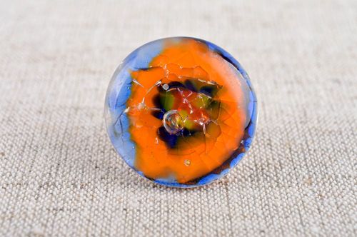 Handmade Schmuck Damen Accessoire Ring aus Glas origineller Schmuck bunt rund - MADEheart.com