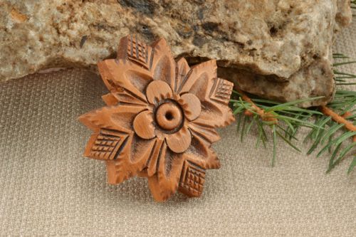 Wooden Pendant Flower - MADEheart.com