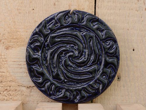 Assiette décorative en céramique porte-bonheur Znych - MADEheart.com