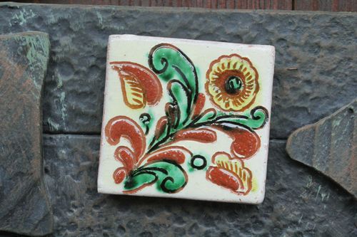 Homemade ceramic fridge magnet - MADEheart.com
