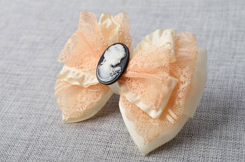 Élastique cheveux fait main Accessoire coiffure noeud avec camée Cadeau fille - MADEheart.com