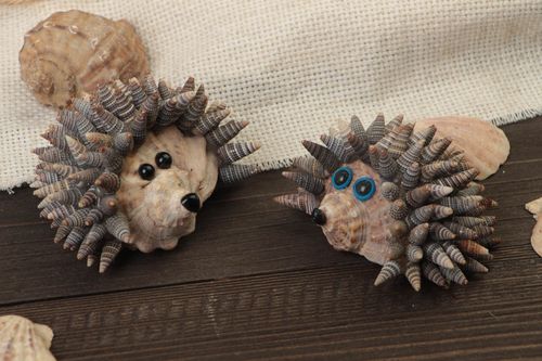 Set de figurines en coquillages hérissons faites main écologiques 2 pièces - MADEheart.com