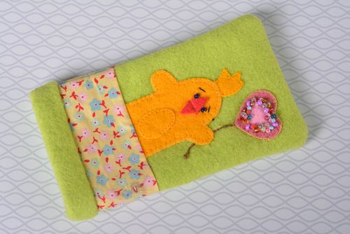 Unusual handmade felt phone case design fashion accessories for her small gifts - MADEheart.com