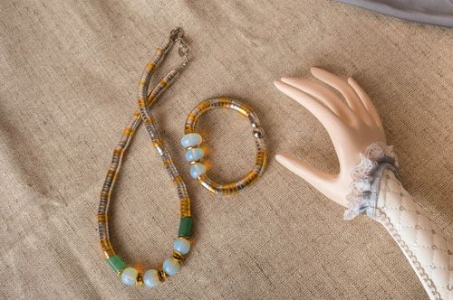 Handmade set of jewelry with natural stones 2 pieces necklace and bracelet - MADEheart.com