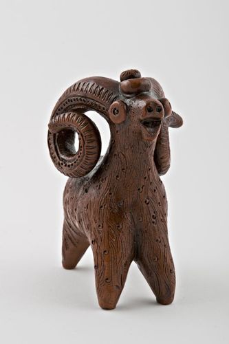 Statuetta montone di argilla fatta a mano Figurina decorativa in ceramica  - MADEheart.com