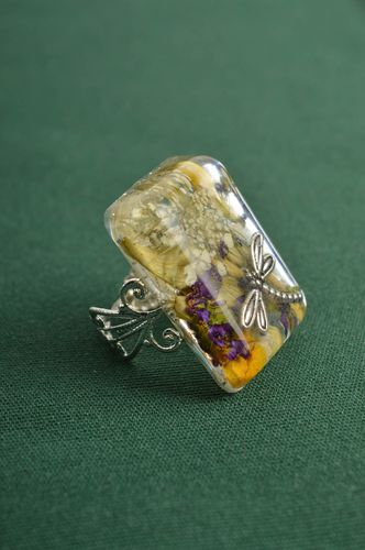 Homemade jewelry epoxy resin flower ring seal ring unique rings gifts for women - MADEheart.com