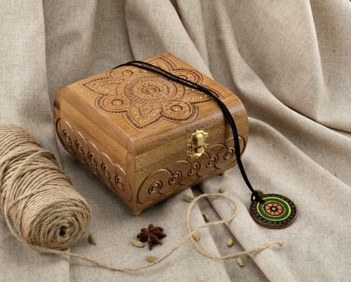 Scatola di legno fatta a mano Cofanetto intarsiato Scrigno con intarsi - MADEheart.com