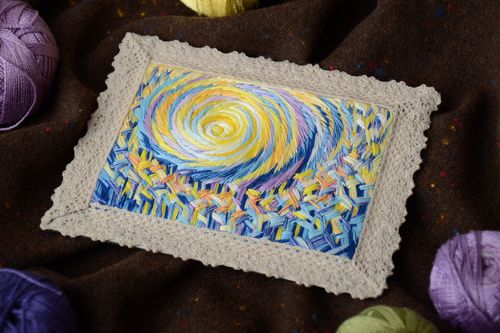 Imán para la nevera bordado con puntada de satén - MADEheart.com