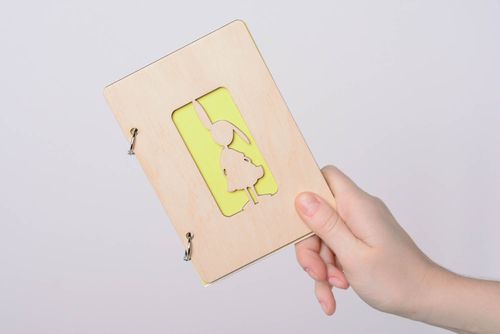 Holzzuschnitt Notizbuch zum Bemalen Häsin im Kleid - MADEheart.com