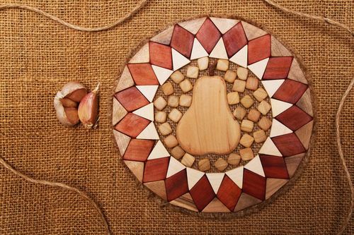 Wooden coaster for hot dishes - MADEheart.com