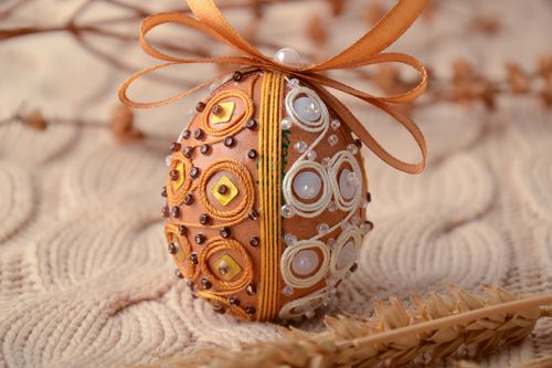 Interior hanging egg with beads - MADEheart.com