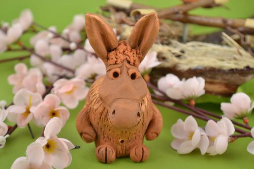 Statuetta asinello in argilla fatta a mano figurina decorativa in ceramica  - MADEheart.com