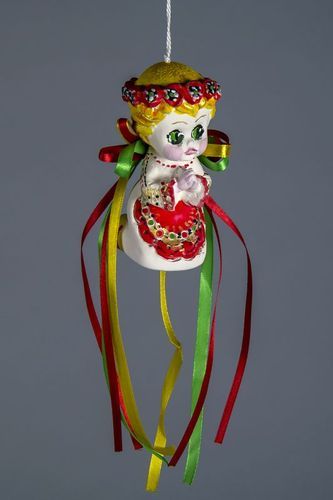 Buntes Glöckchen aus Ton mit Bemalung - MADEheart.com