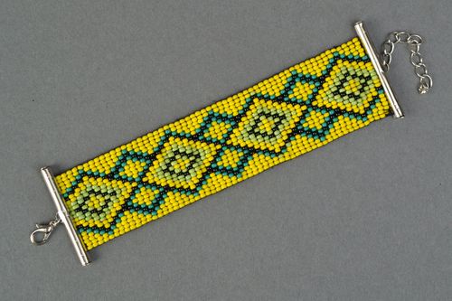Bright wide beaded wrist bracelet - MADEheart.com