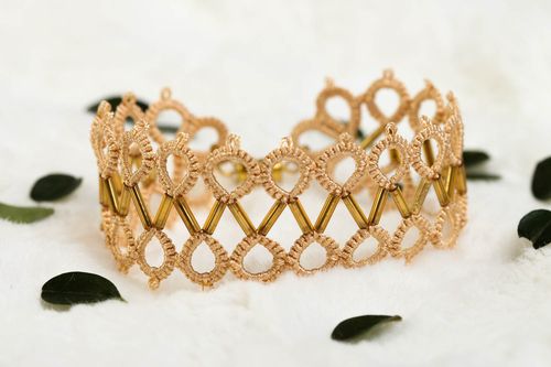 Handgefertigt Occhi Schmuck Armband Frauen Designer Accessoire in Beige - MADEheart.com
