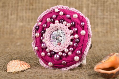 Gehäkelter Schmuck handgefertigt Blumen Brosche Frisur Haarspange zärtlich - MADEheart.com