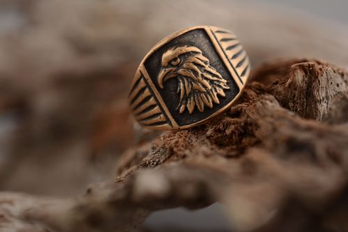 Anel de bronze artesanal A águia - MADEheart.com
