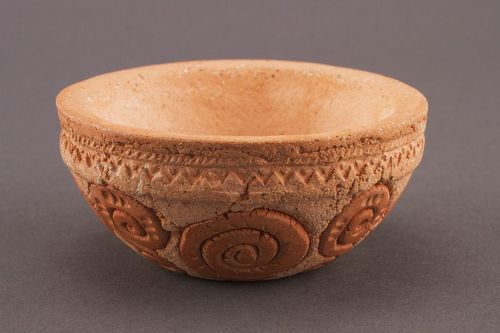 Ceramic bowl with a molding - MADEheart.com