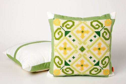 Cojín para sofá hecho a mano bordado decoración de hogar regalo original - MADEheart.com