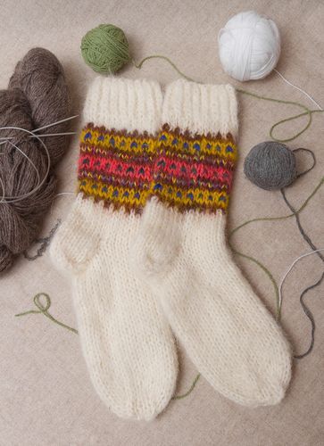 White woolen socks for women - MADEheart.com