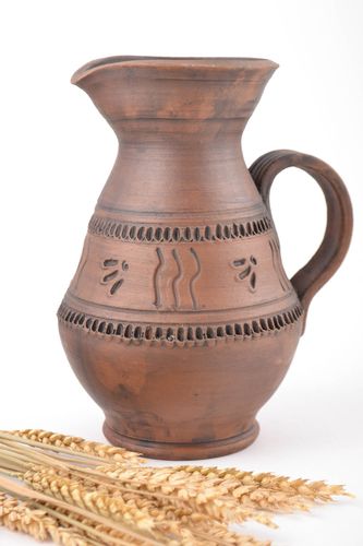 40 oz classic village style water carafe with handle and no lid 1,77 lb lead-free - MADEheart.com