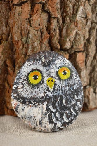 Deko Element handmade bemalter Stein Tisch Deko Wohnzimmer Dekoration Eule grau - MADEheart.com