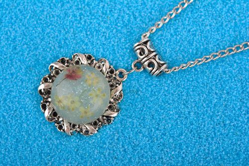 Pendentif métal résine époxy Bijou fait main turquoise vintage Accessoire femme - MADEheart.com