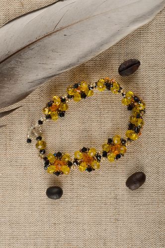 Woven handmade beaded bracelet cool bracelet designs artisan jewelry ideas - MADEheart.com