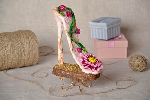 Figura decorativa Zapatilla - MADEheart.com