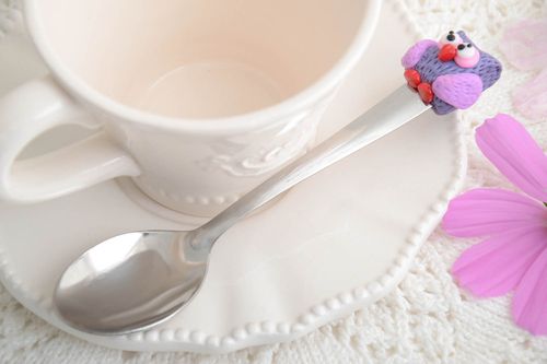 Cucchiaino decorato a mano con argilla polimerica masserizia di cucina - MADEheart.com