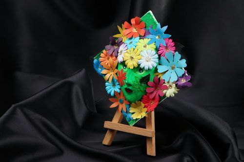 Panneau mural du papier fait main Lutin aux fleurs - MADEheart.com