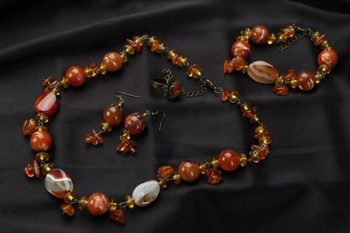 Set fatto a mano di orecchini collana e bracciale kit di accessori di ambra - MADEheart.com