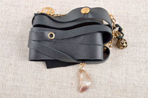 Bracelet Manchette noire Bijoux cuir fait main multirang Accessoires femme - MADEheart.com