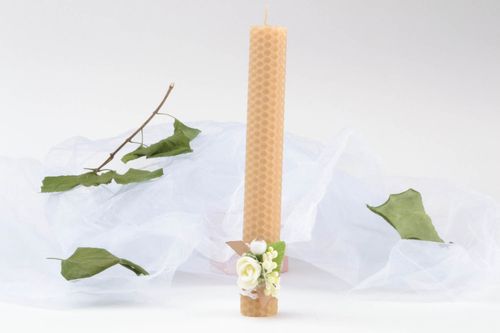 Bougie en cire décorée de dentelle faite main - MADEheart.com