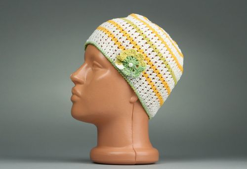 Mütze ist aus Acryl- und Baumwollfäden  - MADEheart.com