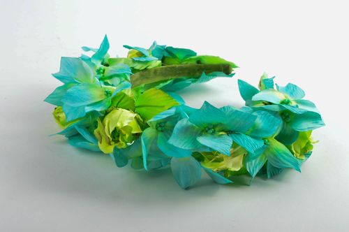 Couronne fleurs fait main Accessoire cheveux Cadeau femme bleu clair satin soie - MADEheart.com