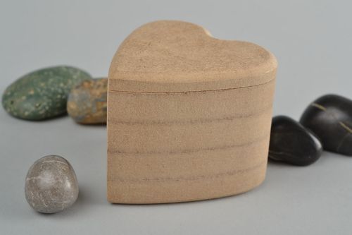 Semilavorato da scatola fatto a mano portagioielli di legno cuore bello - MADEheart.com