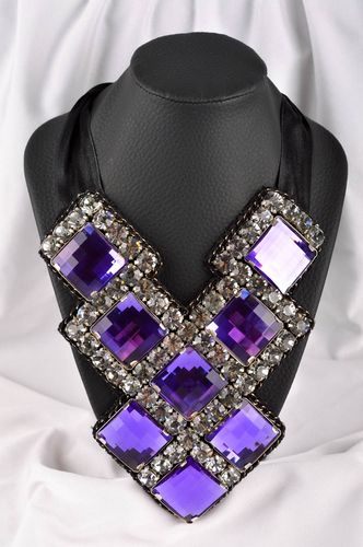 Collier fait main en tissu Bijoux originaux avec cristal Accessoire pour femme - MADEheart.com