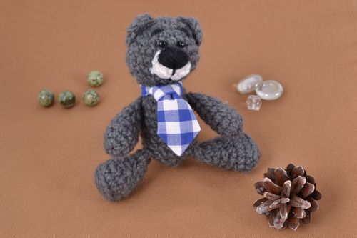 Petit doudou tricoté en coton, laine, acrylique au crochet gris fait main Ourson - MADEheart.com
