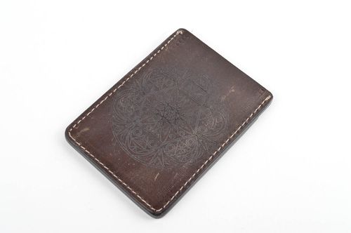 Tarjetero de cuero hecho a mano regalo original cartera para tarjetas para hombre - MADEheart.com