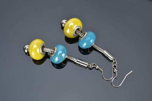 Boucles doreilles pendantes faites main avec perles - MADEheart.com