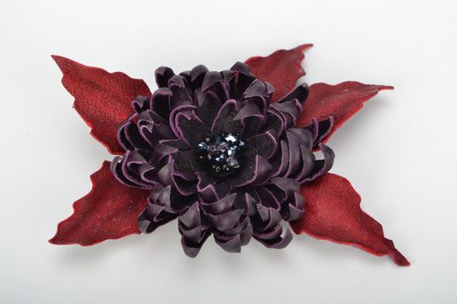 Leather brooch Aster - MADEheart.com