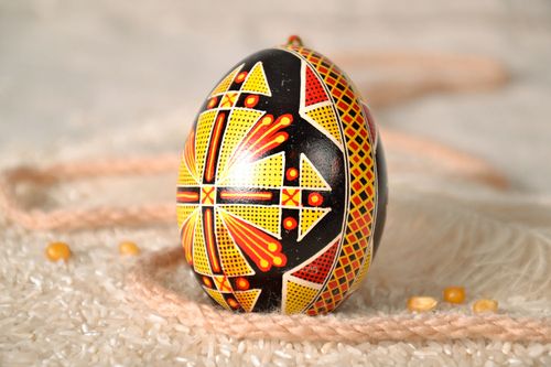 Easter egg with a tassel - MADEheart.com