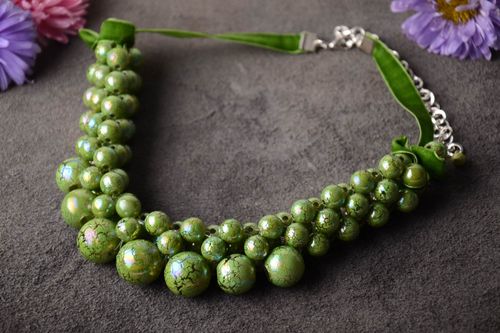 Колье из бусин украшение ручной работы необычное зеленое ожерелье из бусин - MADEheart.com