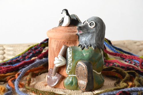 Hucha de cerámica Topo con barril - MADEheart.com