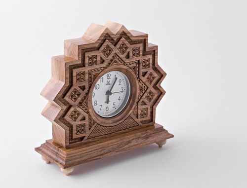 Деревянные настольные часы с будильником - MADEheart.com