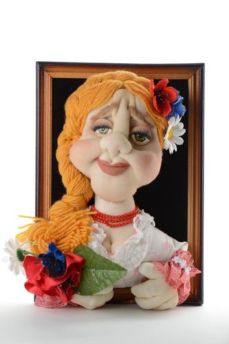 Tableau décoratif mural avec poupée en nylon fait main original pour maison - MADEheart.com