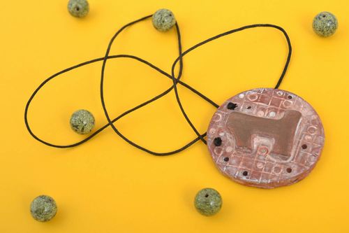 Ciondolo in ceramica fatto a mano collana accessorio artigianale dipinto - MADEheart.com