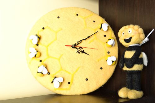 Часы ручной работы часы необычные круглые часы на кухню настенные часы желтые - MADEheart.com